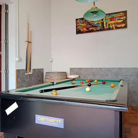 Apartment Chez Les Artistes Jacuzzi Terrasse Et Billard